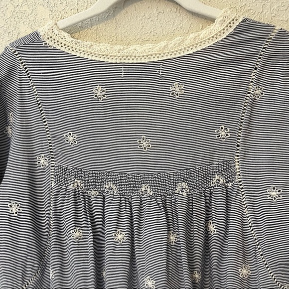 Zara 100% cotton bell sleeve eyelet mini dress with pockets medium, blue - Picture 6 of 10